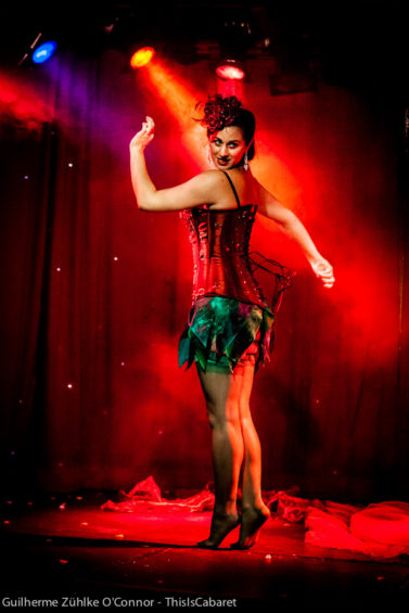 burlesqueidol-sep2012-tempestrose-corset-by_guioconnor